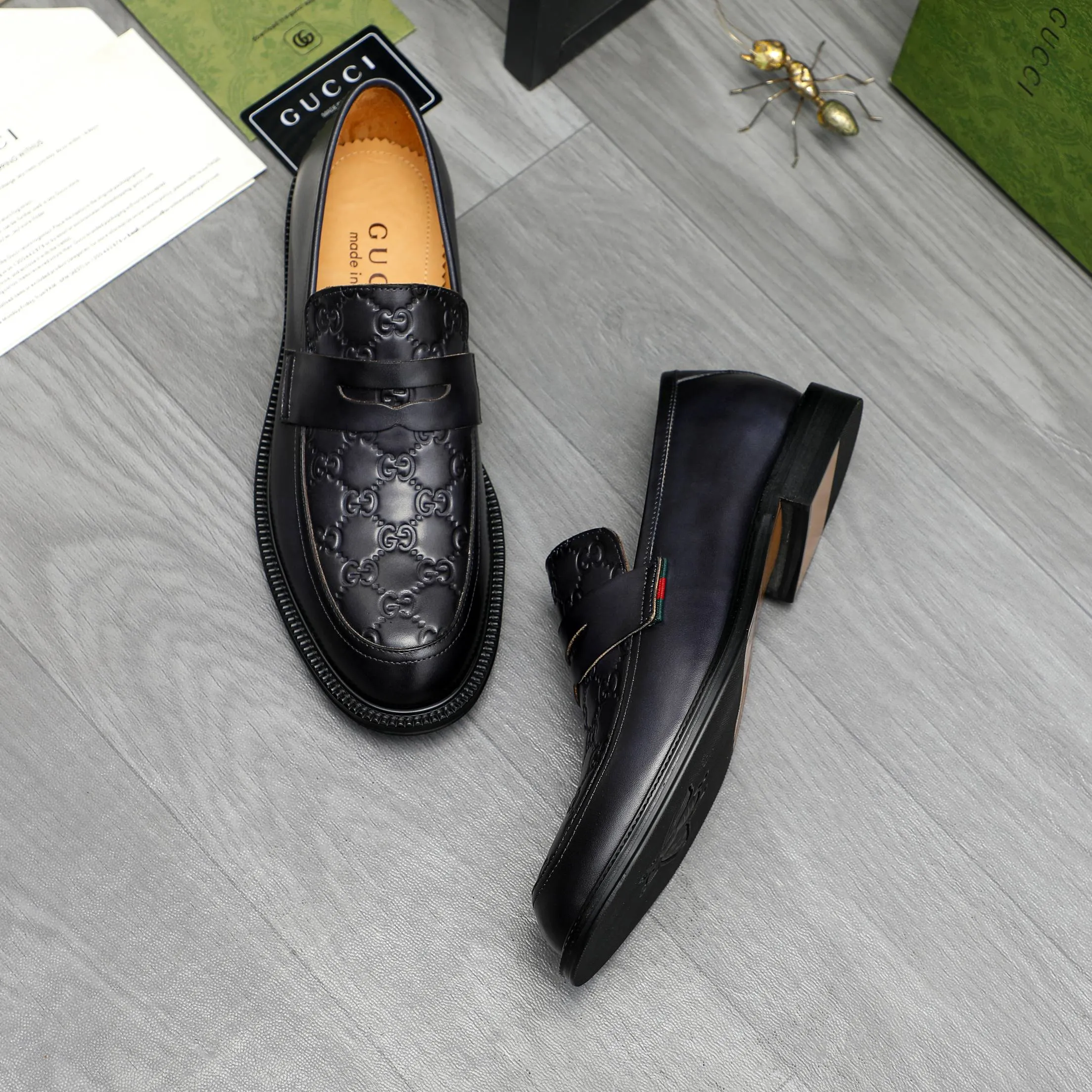 Men's shoes 💰p500 Product trademark: GUCCI "Gucci" business slip-on leather shoes Regular size: 38-46 (38.45.46 custom-made, non-returnable) Product materials: Selected cowhide embossed upper, cowhide lining, original rubber outsole